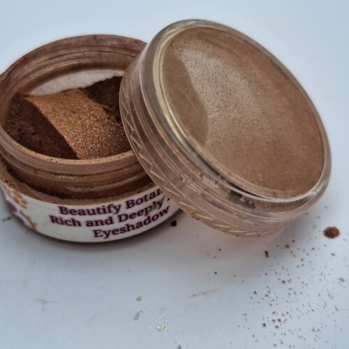 Rich and Deeply Peach Eyeshadow