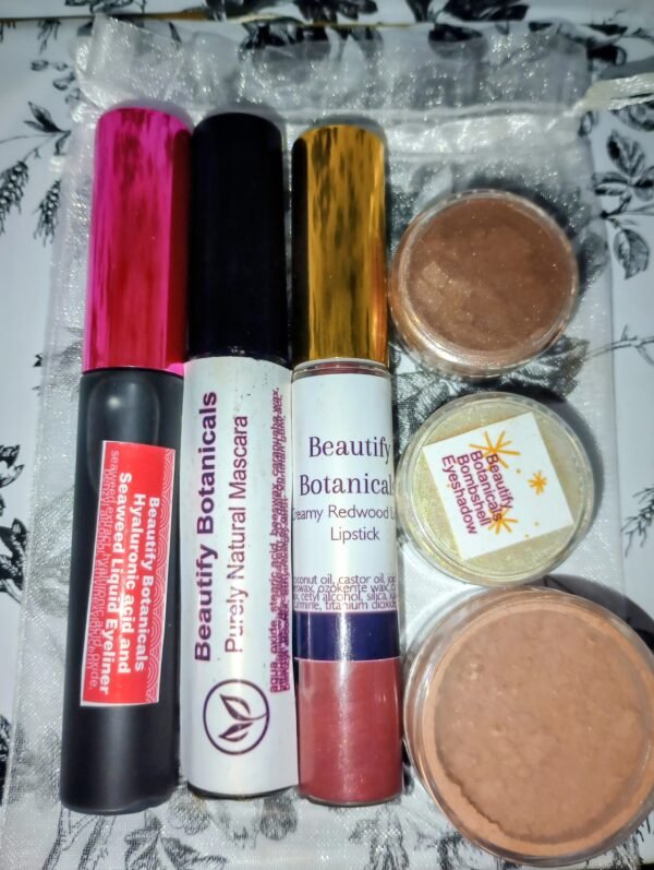 IMG_20251008_070201371~2 Holiday Glamour Cosmetic Gift Set